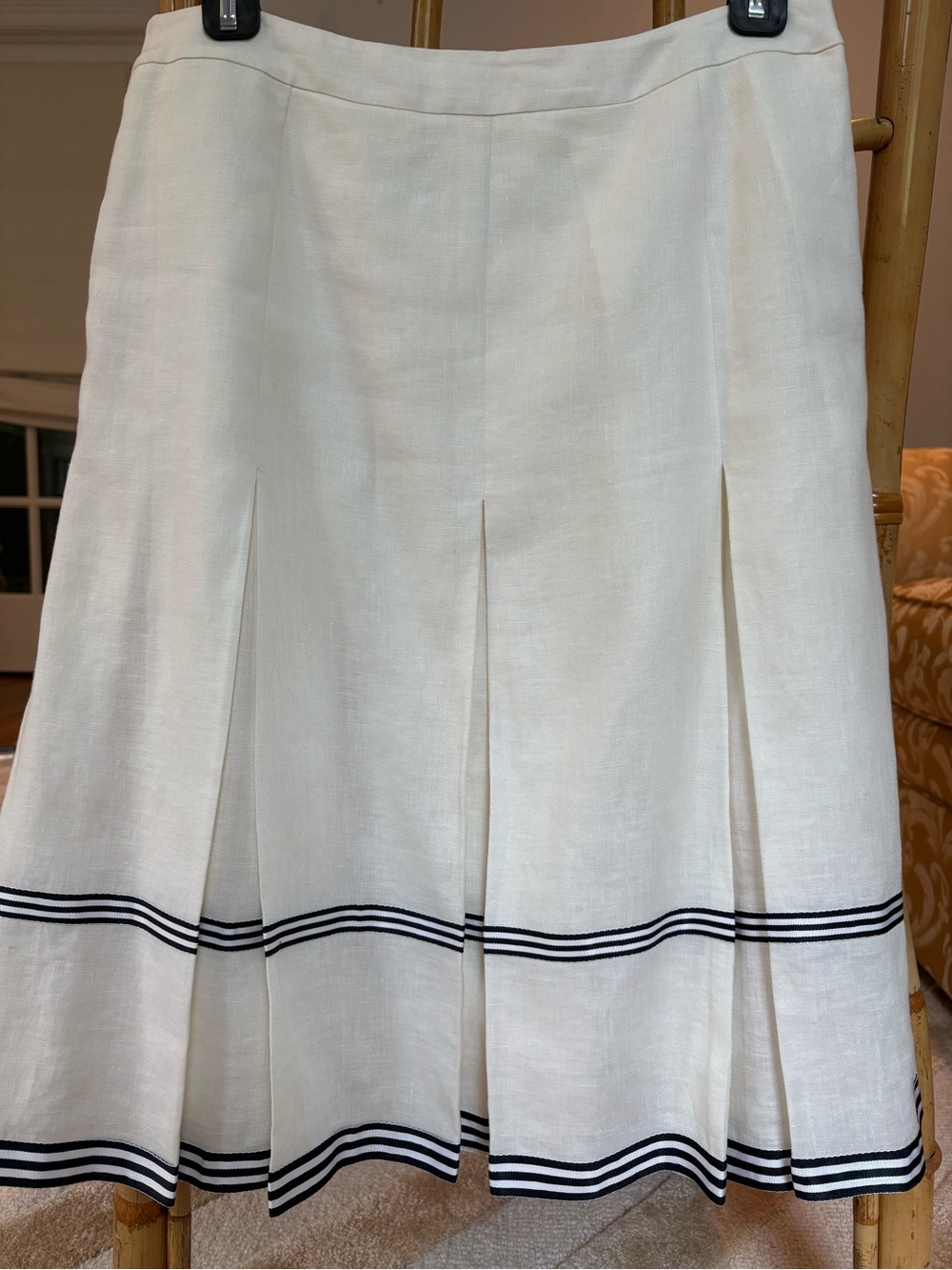 Jones New York Linen Women's Pleated Skirt with Navy Stripe Detail